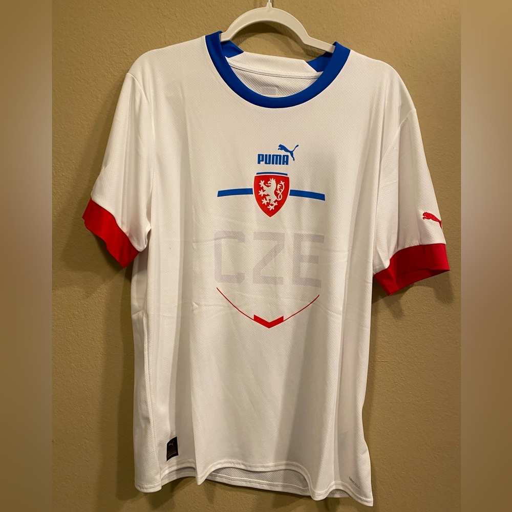 Puma men’s Czech soccer jersey